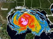 L'ouragan renforce avant toucher Texas (Houston)