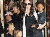 Angelina Jolie fait shoping avec trois enfants adoptifs