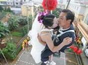 marient balançoires plusieurs mètres d'altitude