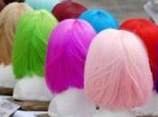 homme arrêté pour avoir tiré perruque d'un parlementaire