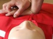 massage cardiaque rythme Staying Alive Gees