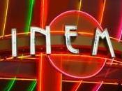 cheval entre dans cinéma