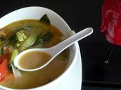 Soupe thai rapide légumes nouilles