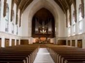 visage Christ découvert dossier d'une chaise