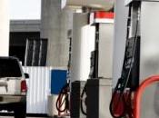 vidéo homme prend station-service