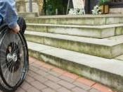 Innovation images véhicule permettant personnes amputées déplacer tenir debout