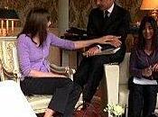 Nicolas Sarkozy s'incruste dans interview avec Carla Bruni (Video)
