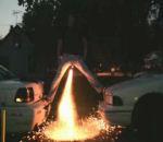 débile avec fusée d'artifice