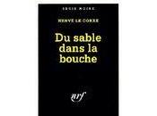 sable dans bouche