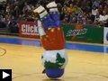 Videos: mascottes phénoménales font leur show avant match