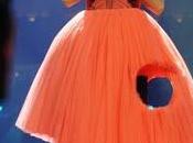 Katy Perry dans robe déjantée