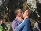 Kiss-in contre l'homophobie voici villes l'on s'embrassera décembre