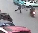 Comment arrêter voleurs l'arraché scooter