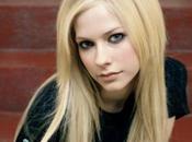 Avril Lavigne fait bande d'Alice pays Merveilles