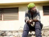 Quelqu'un peut-il prendre micro