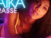 Maika veut qu'on l'embrasse avec clip vidéo single Embrasse-Moi