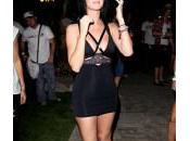 Katy Perry tenue noire moulante want kiss girl