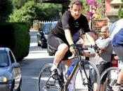 Eric Woerth caravane tour France) passe… public siffle