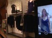 Expérience interactive chez Fashion avec Tweet Mirror Miroir Twitter