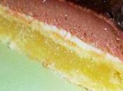 Biscuit jaune biscuit blanc (rosé!), fourrage mascarpone-citron, glaçage chocolat noir.