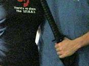 Acheter parapluie forme sabre mauvaise idée