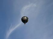 montgolfière dans ciel Roumoules