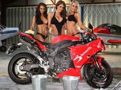 Racolage Publicitaire Bennetts Babes Bikini Bike Wash