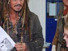 Johnny Depp surprend petite fille école