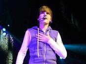 Justin Bieber stars heureux pour mineurs chiliens