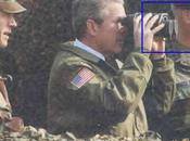 George Bush utilise jumelles