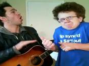Keenan Cahill avec Andy Grammer stars moment