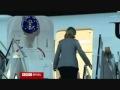 Buzz Vidéo chute Hillary Clinton, remontant dans l'avion