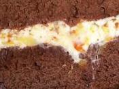 Gâteau gourmand pâte d’amandes chocolat noir, fourré mascarpone-agrumes, glaçage noir