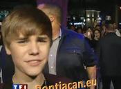 Justin Bieber parle aussi (Vidéo)