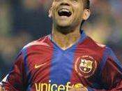 Barcelone Alves prolonge jusqu’en 2015