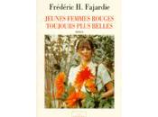 Jeunes femmes rouges toujours plus belles