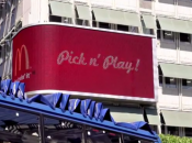 billboard interactif pour Donald’s Pick Play