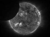 Eclipse partielle Soleil photographiée depuis l’espace