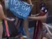 Ukraine Elles mettent moitié nues pour lutter contre journalistes