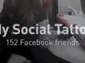 Elle fait tatouer amis FaceBook bras