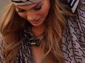 Jennifer Lopez nous dévoile poitrine
