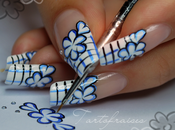 Nail fleurs bande dessinée