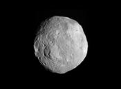 Image jour sonde spatiale DAWN approche Vesta