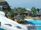 Tropical Paradise Island yacht luxe forme d’île tropicale