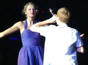 Justin Bieber performe avec Taylor Swift (Vidéo)