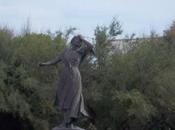 Statue Mireille Saintes-Maries-de-la-Mer, hommage Frédéric Mistral pour poème chants "Miréio (Mireille)