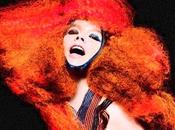 Björk, rousse décoiffe