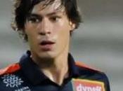 Stambouli garde pieds terre