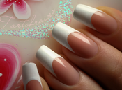 Vidéo french manucure "dramatic"
