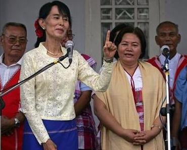 Aung San Suu Kyi rencontre les chefs de l'ethnie rebelle karen pour construire avec eux la paix et la réconciliation nationale en Birmanie